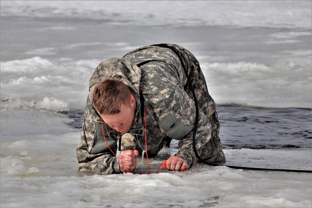 Cold-water immersion training for Soldiers, Marines at Fort McCoy