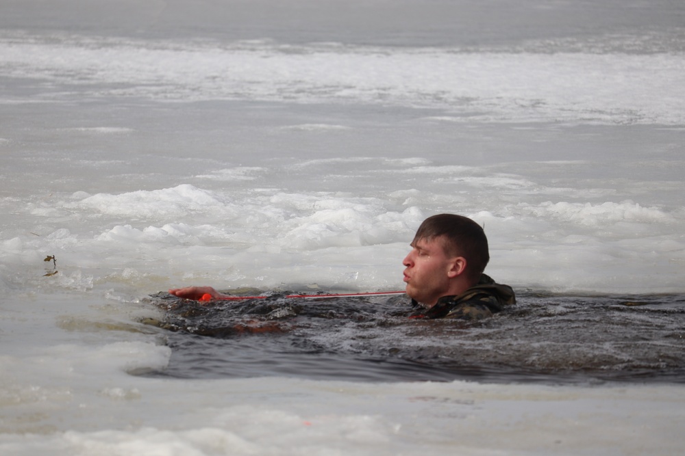 Cold-water immersion training for Soldiers, Marines at Fort McCoy