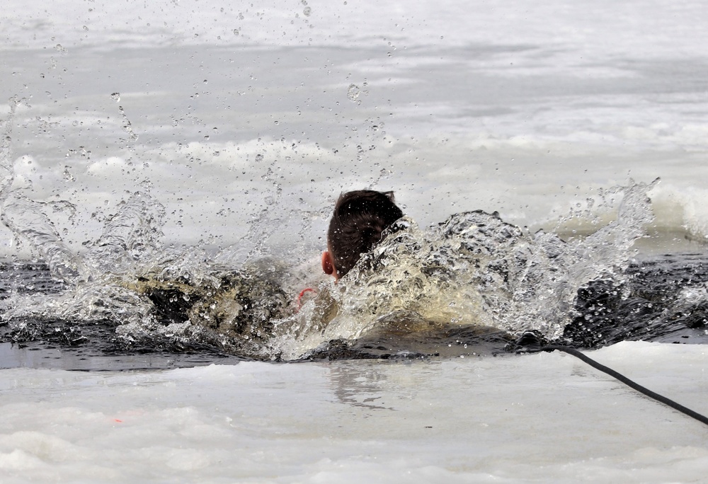 Cold-water immersion training for Soldiers, Marines at Fort McCoy