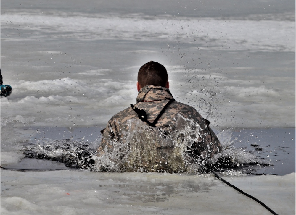 Cold-water immersion training for Soldiers, Marines at Fort McCoy