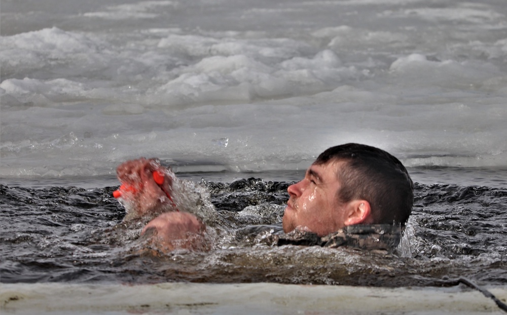 Cold-water immersion training for Soldiers, Marines at Fort McCoy