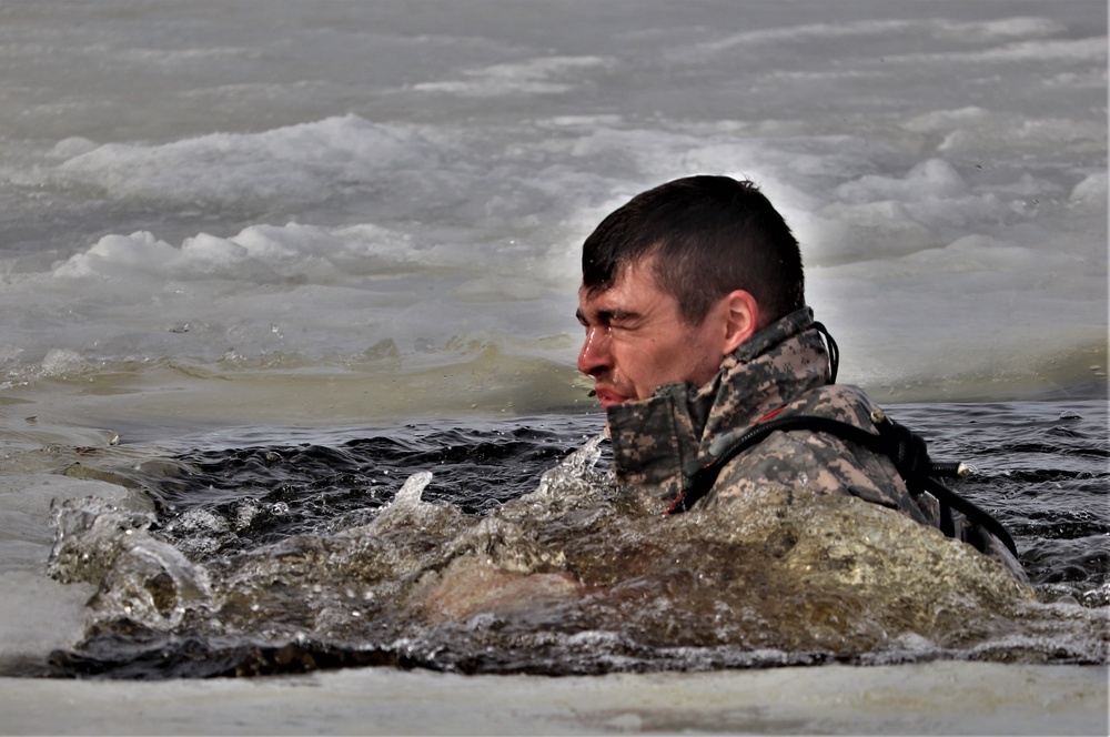 Cold-water immersion training for Soldiers, Marines at Fort McCoy