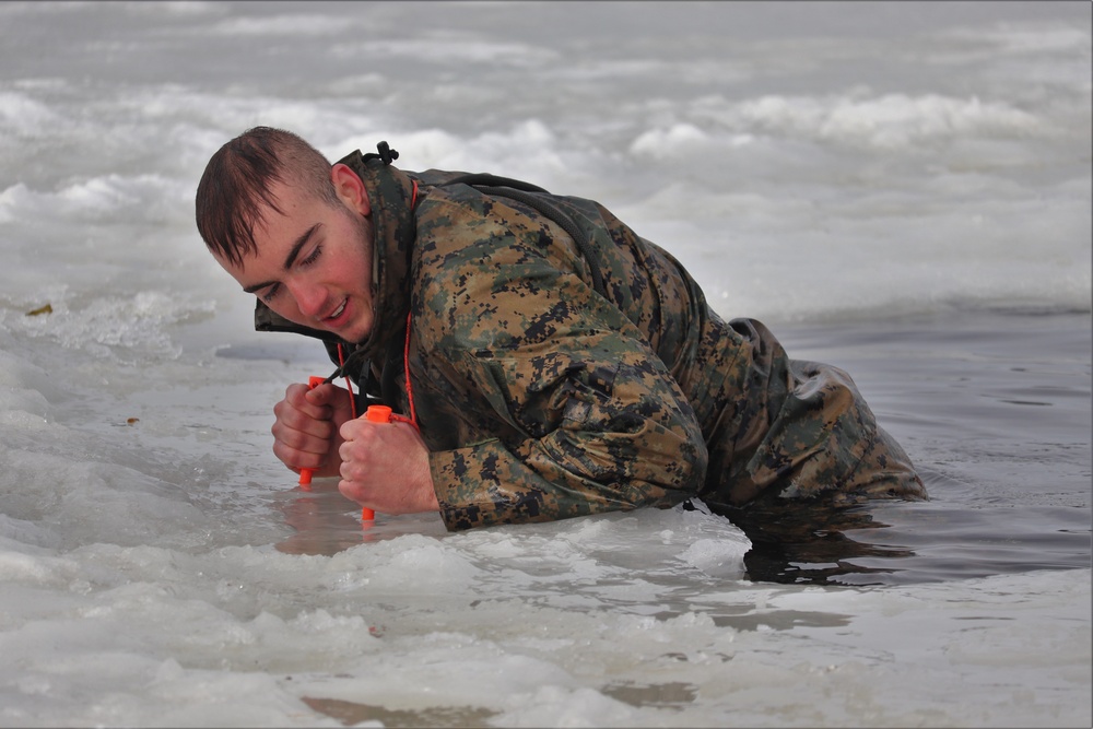 Cold-water immersion training for Soldiers, Marines at Fort McCoy