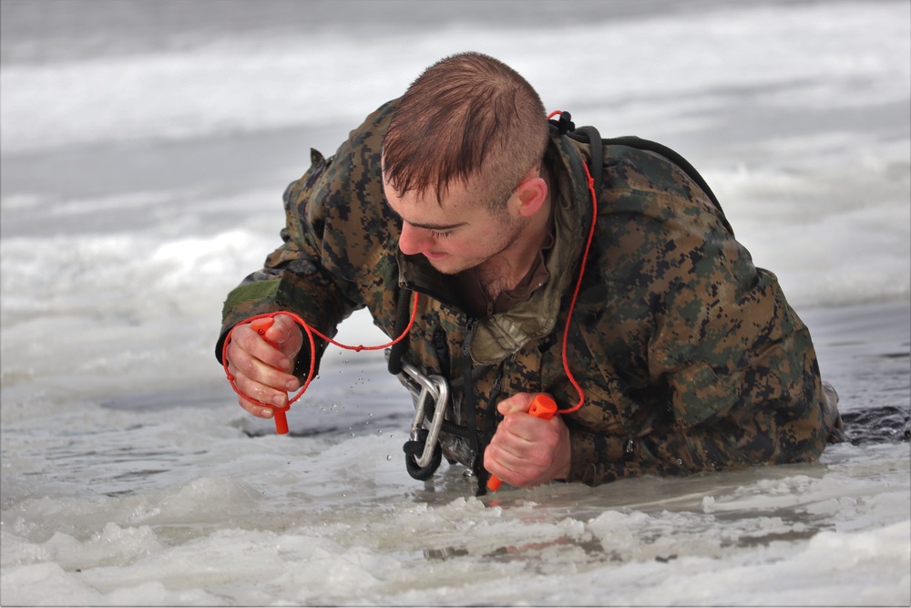 Cold-water immersion training for Soldiers, Marines at Fort McCoy