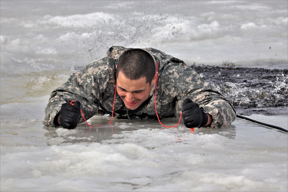 Cold-water immersion training for Soldiers, Marines at Fort McCoy