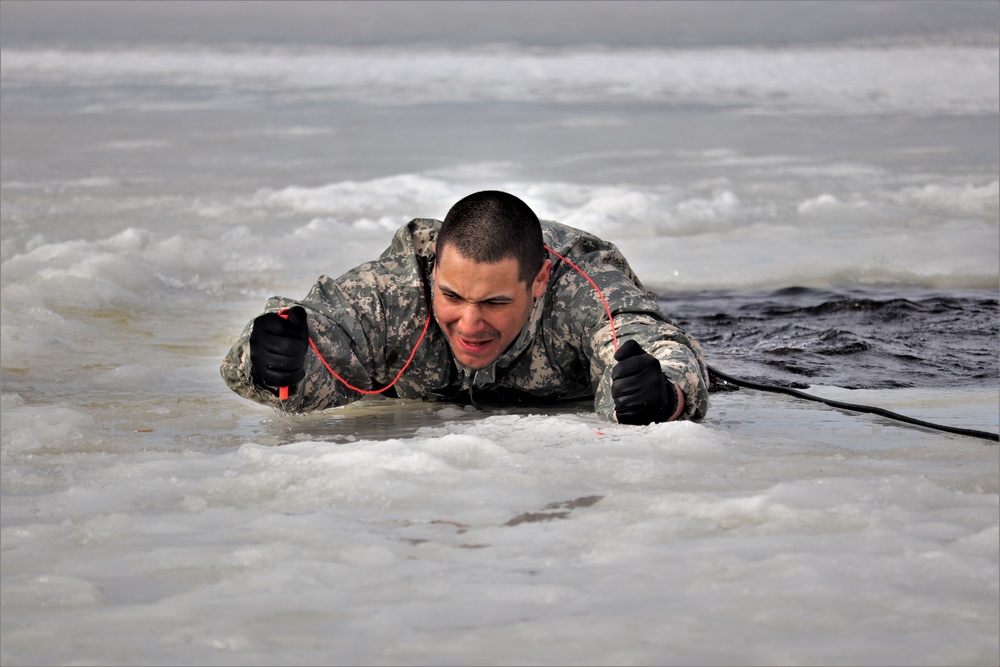 Cold-water immersion training for Soldiers, Marines at Fort McCoy