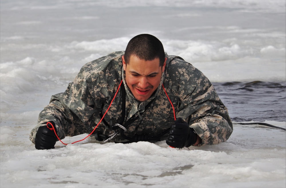 Cold-water immersion training for Soldiers, Marines at Fort McCoy