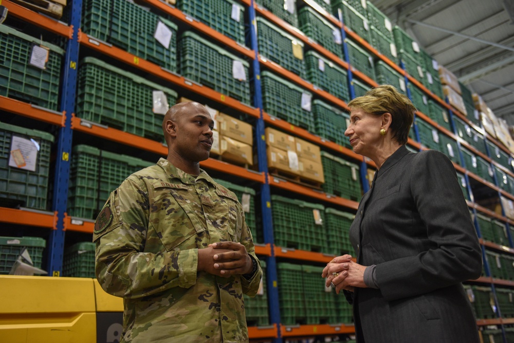 Secretary Barrett visits Team Mildenhall