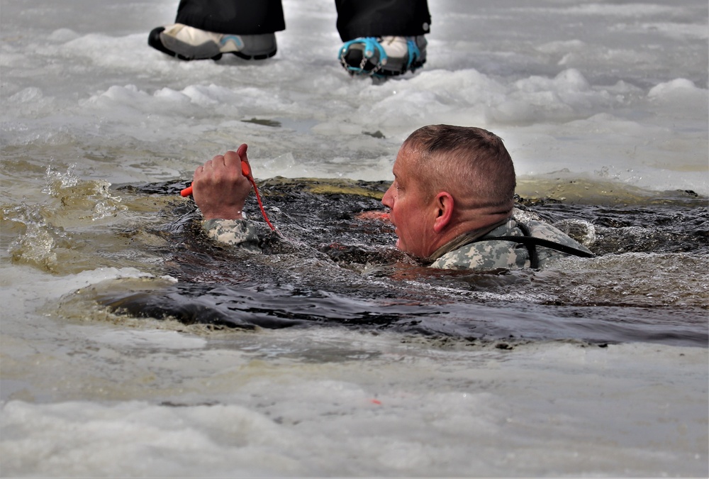 Cold-water immersion training for Soldiers, Marines at Fort McCoy