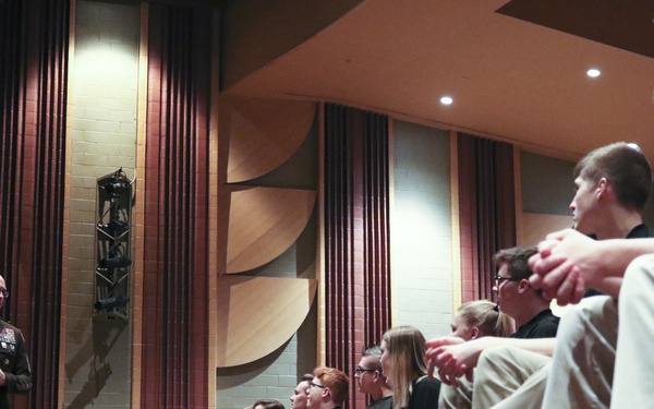 CSM Copeland addresses new Army recruits before swearing in