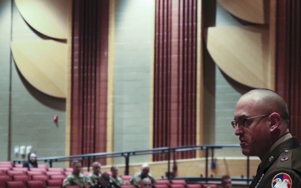 CSM Copeland talks with new Army recruits