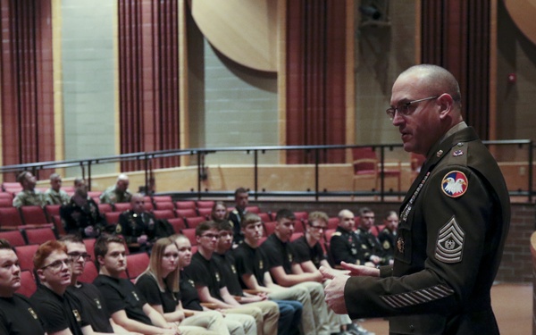 CSM Copeland encourages new Army recruits