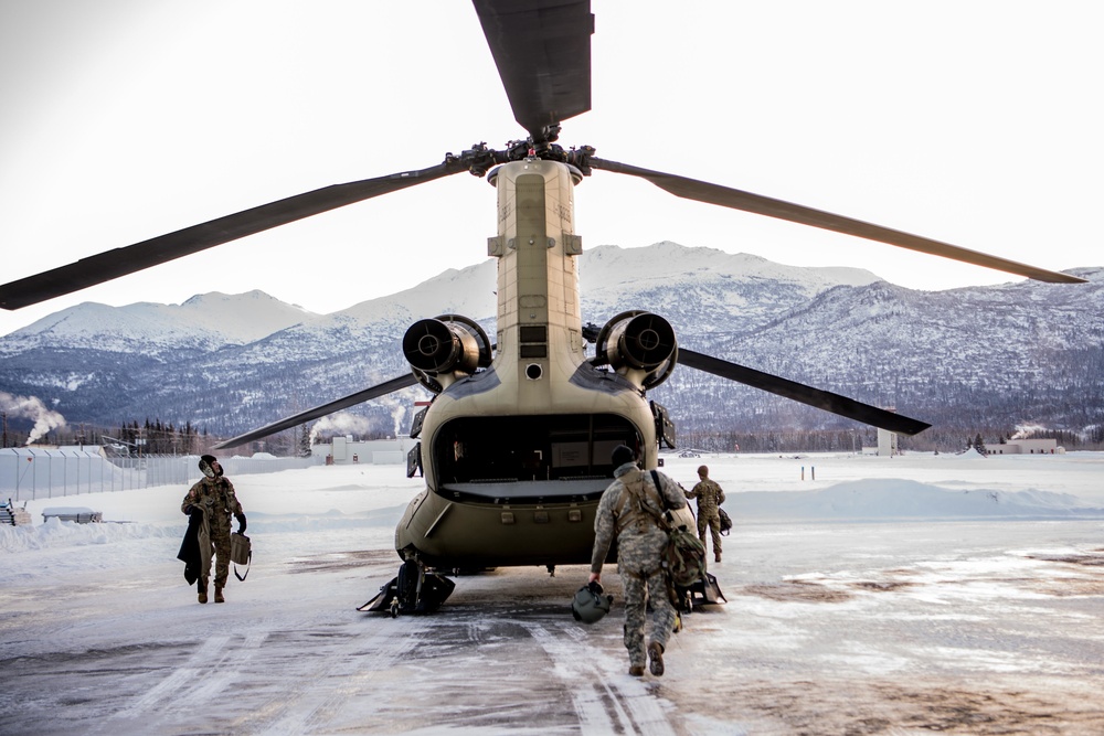 CH-47 Chinooks go to Deadhorse for Arctic Eagle