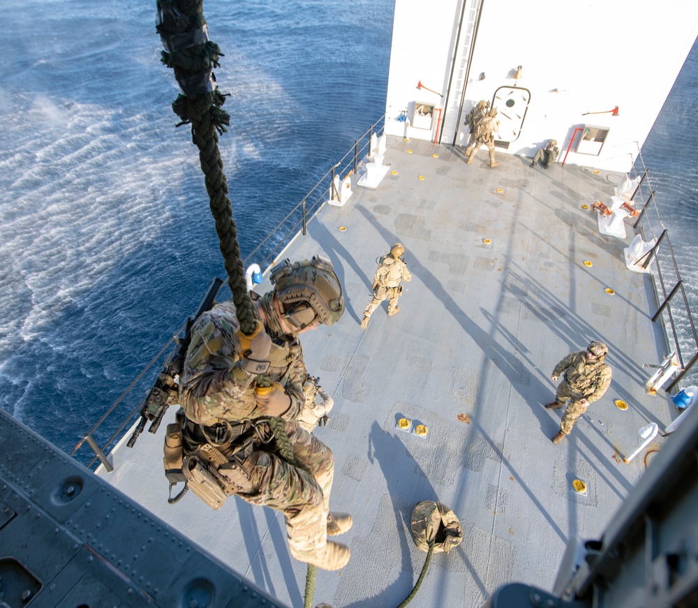 HSC Weapons School Conducts MIO/VBSS Training with local squadrons