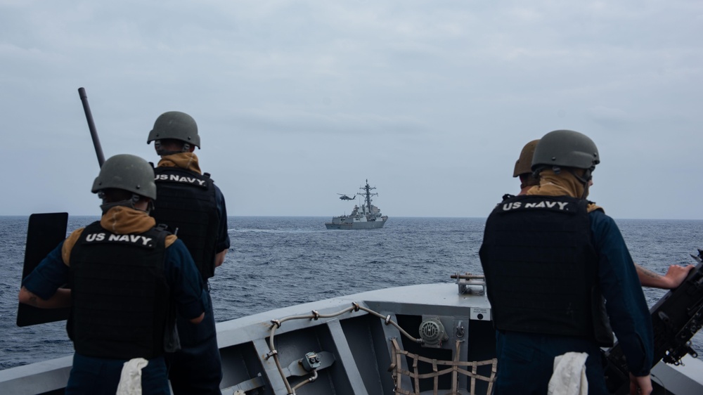 USS Bunker Hill (CG 52) &amp; USS Pinckney (DDG 91)