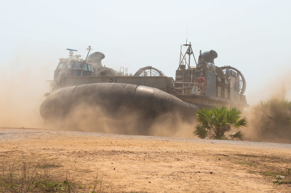 Cobra Gold 20: LCAC Operations USS Green Bay