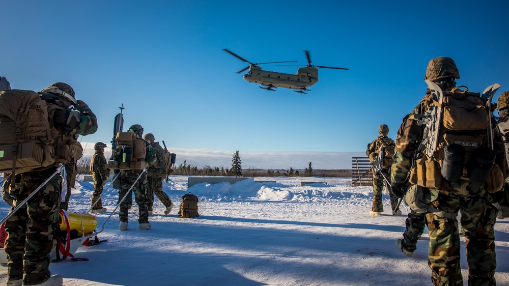 AE20: 1st Recon Battalion conducts raid in Northern Alaska