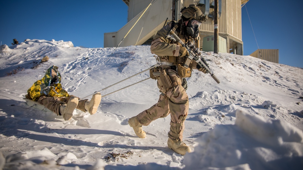 AE20: 1st Recon Battalion conducts raid in Northern Alaska