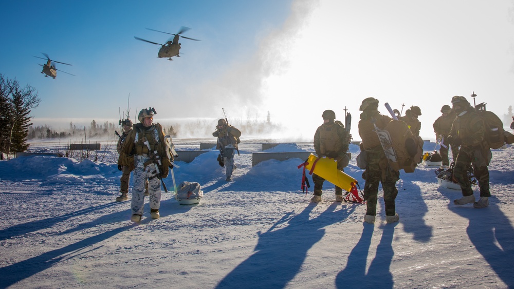 AE20: 1st Recon Battalion conducts raid in Northern Alaska