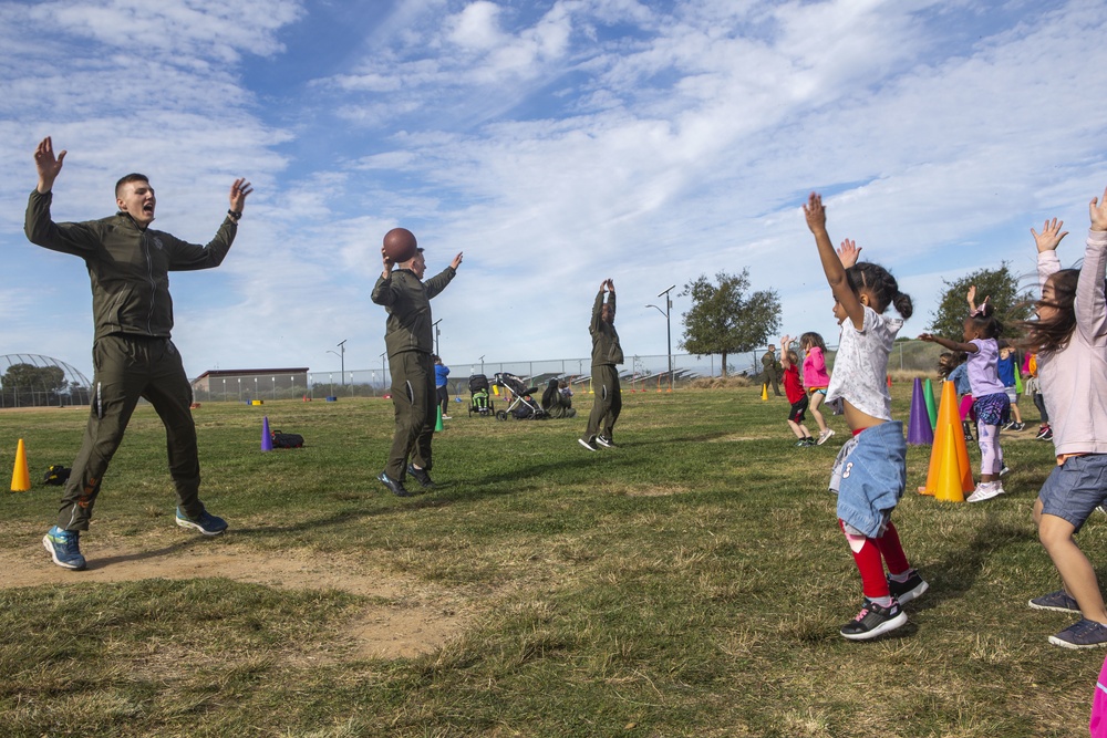 Marines lead elementary school students in PE challenge