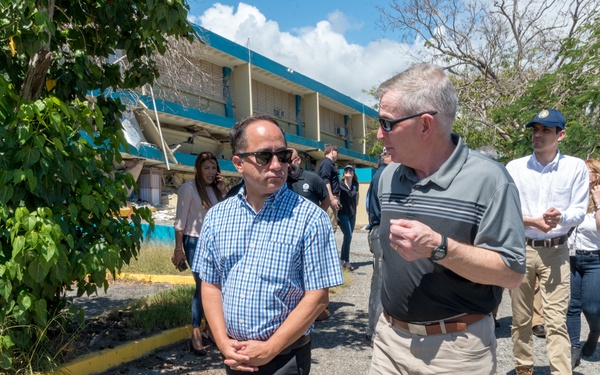 VIP Tour Visits Earthquake Damage in Guánica