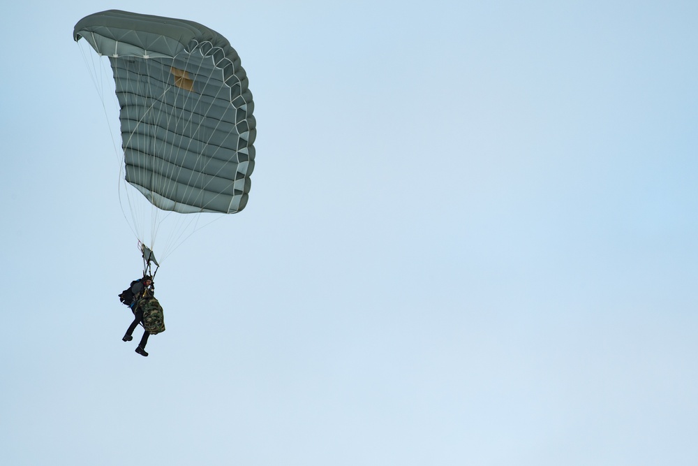 Sustainment package delivery and PJ jump for Arctic Eagle