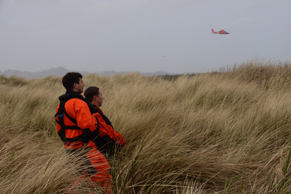 Coast Guard trains for severe conditions during Advanced Helicopter Rescue School