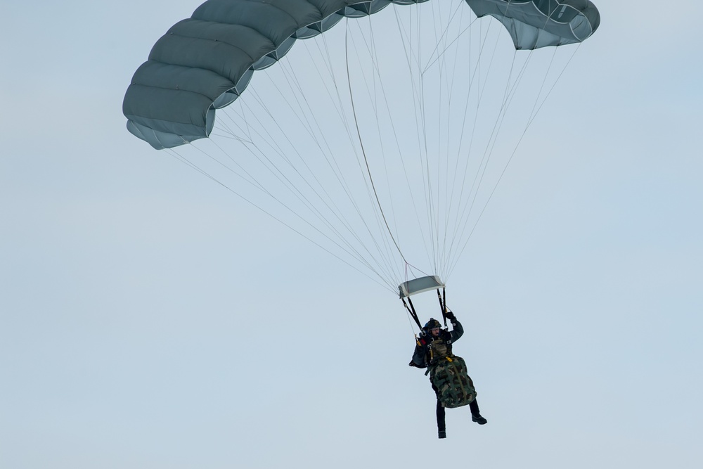 Sustainment package delivery and PJ jump for Arctic Eagle