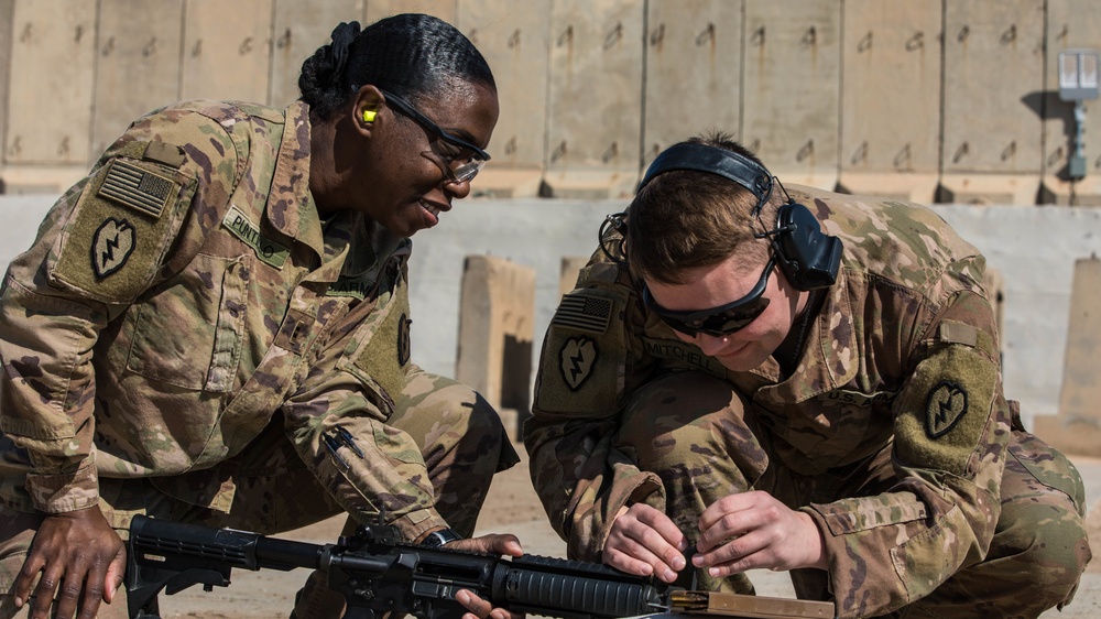 1st Stryker Brigade Combat Team conducts weapons training