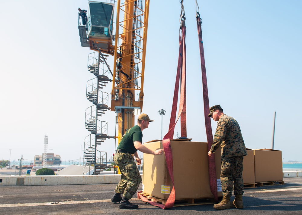 Cobra Gold 20: Cargo off-load aboard USS Green Bay, Feb. 23, 2020