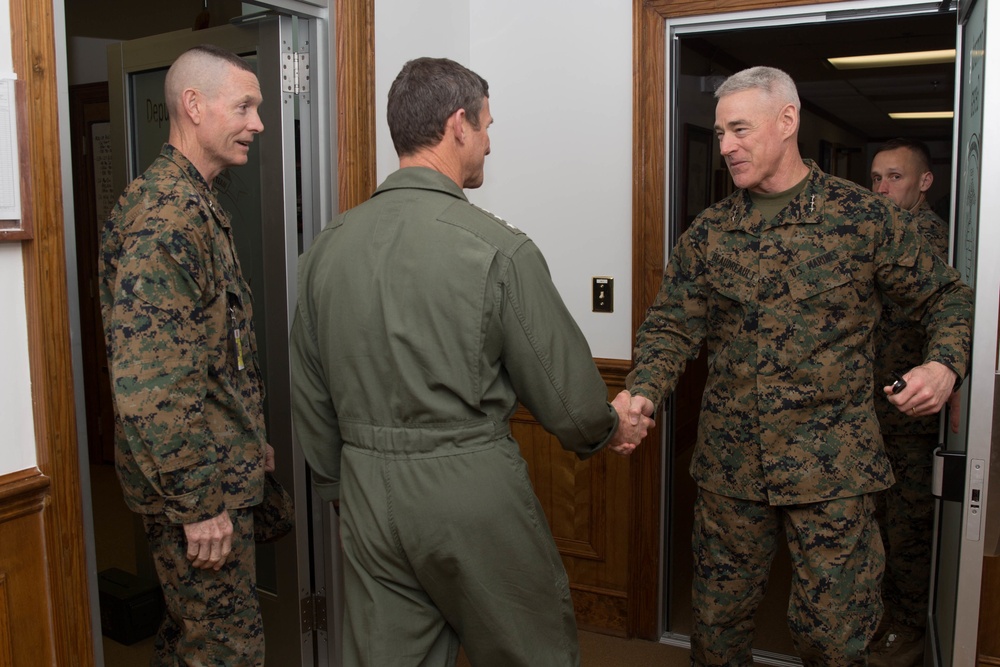 II MEF CG Meets 2nd Fleet Commander