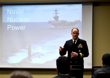 Deputy Commander, Navy Recruiting Command visits Chicago