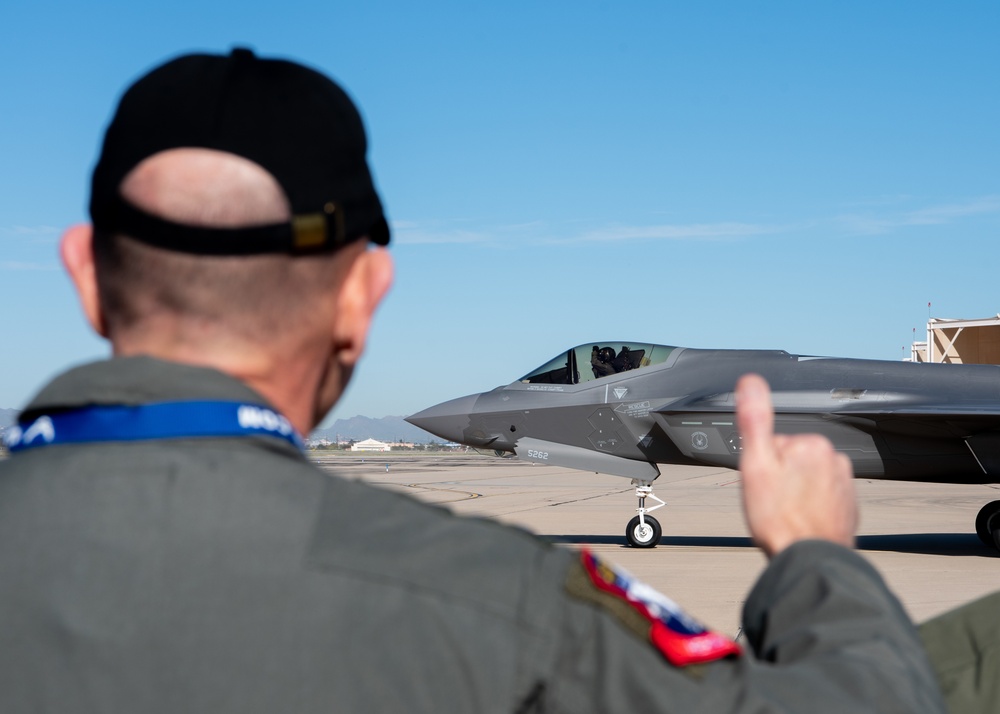 Commander of ACC certifies F-35A Lightning II Demonstration Pilot