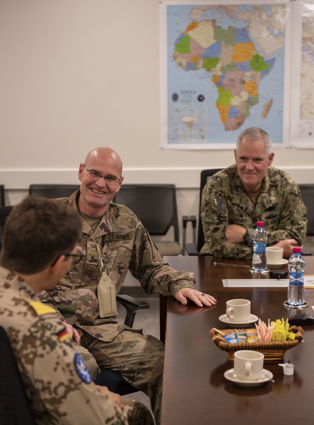 CJTF-HOA hosts incoming, outgoing commanders of German MPRA detachment