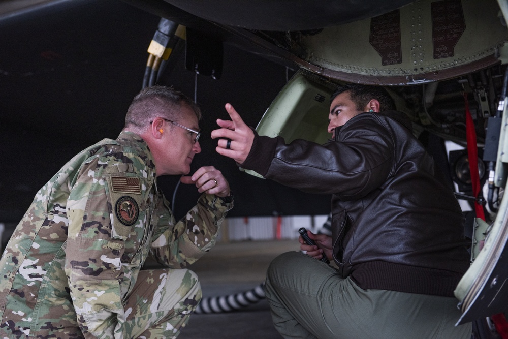 Brig. Gen. Murray visits Beal