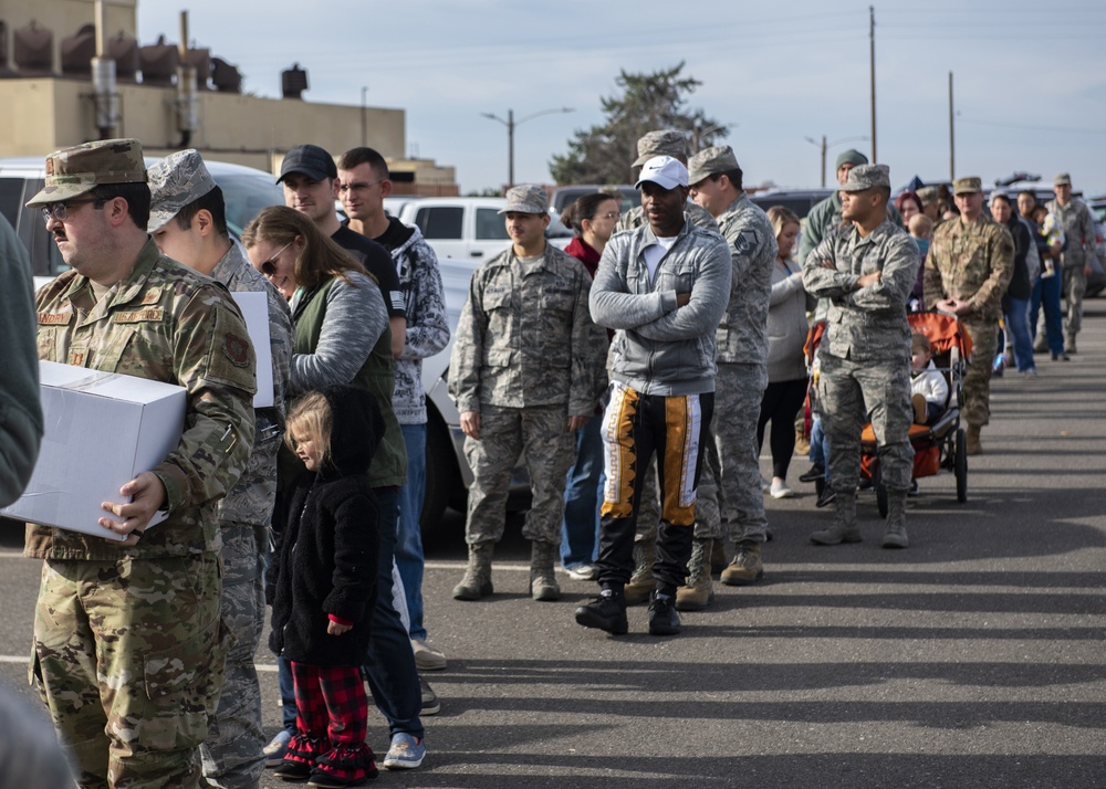 OSS, Beale AFRC provide holiday meals