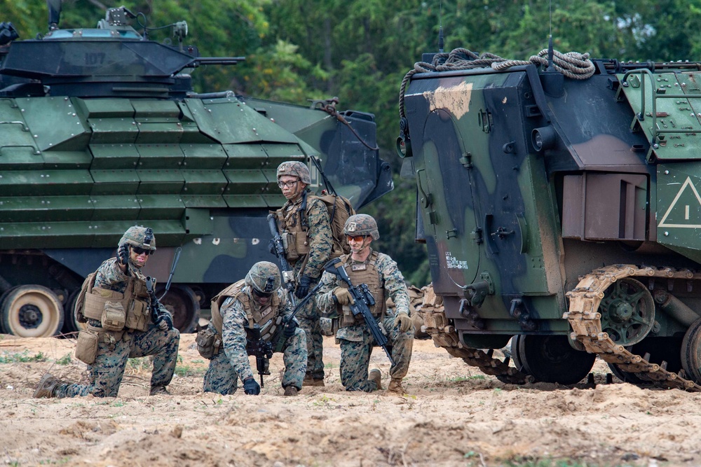 Cobra Gold 20: 31st Marine Expeditionray Unit Marines conduct amphiboius operations with Royal Thai Military, Feb. 28, 2020.