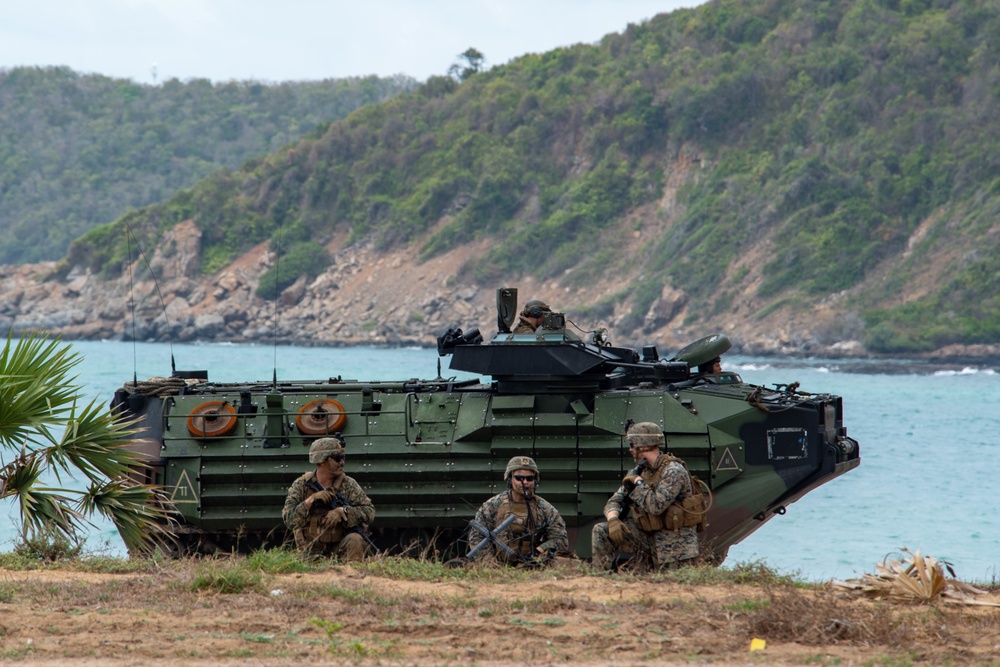 Cobra Gold 20: 31st Marine Expeditionray Unit Marines conduct amphiboius operations with Royal Thai Military, Feb. 28, 2020.