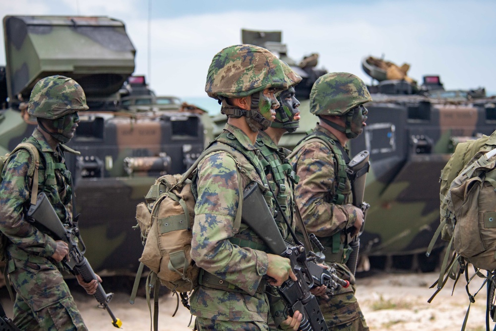 Cobra Gold 20: 31st Marine Expeditionray Unit Marines conduct amphiboius operations with Royal Thai Military, Feb. 28, 2020.