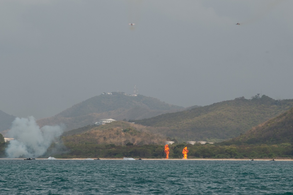 Cobra Gold 20: 31st Marine Expeditionray Unit Marines conduct amphiboius operations with Royal Thai Military, Feb. 28, 2020.