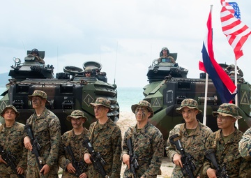 Cobra Gold 20: 31st Marine Expeditionray Unit Marines conduct amphiboius operations with Royal Thai Military, Feb. 28, 2020.