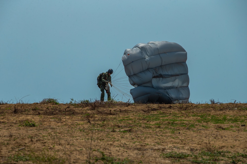 Cobra Gold 20: 31st MEU MRF jumps onto Hat Yao