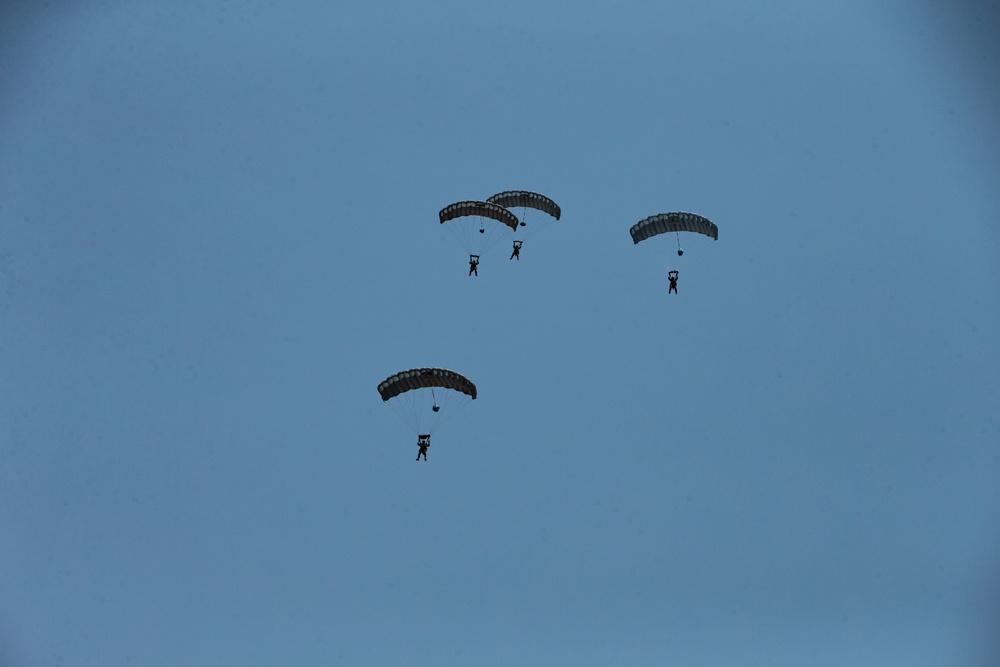 Cobra Gold 20: 31st MEU MRF jumps onto Hat Yao