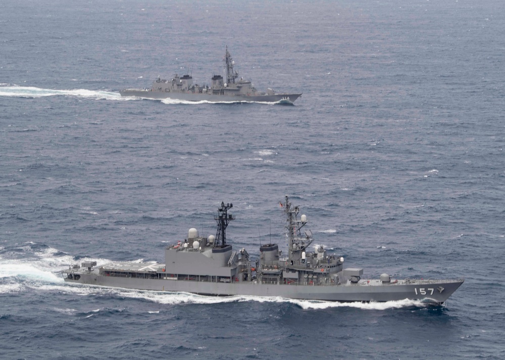 U.S. Navy, JMSDF Sail in Formation During BAWT