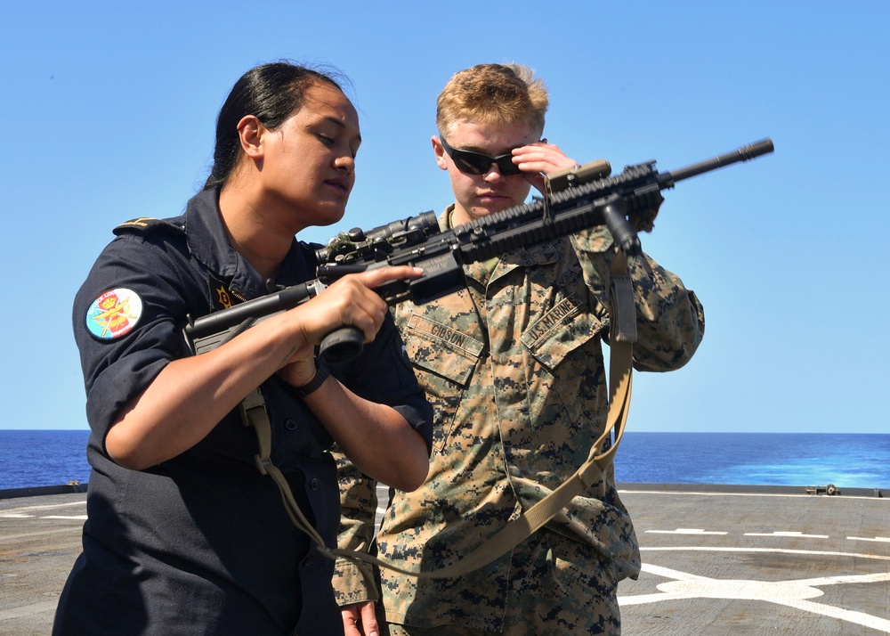 USS Germantown (LSD 42) RNZN sailors