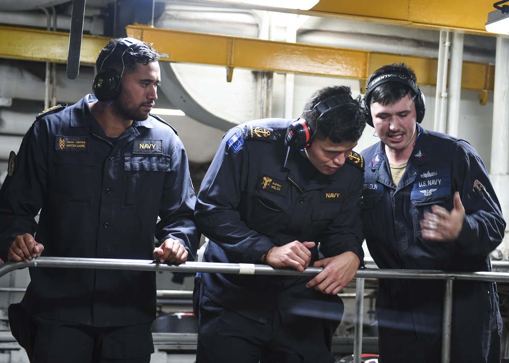 USS Germantown (LSD 42) RNZN sailors