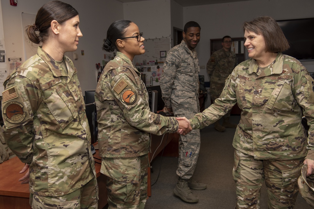 Brig. Gen. Elizabeth Arledge visits Incirlik AB