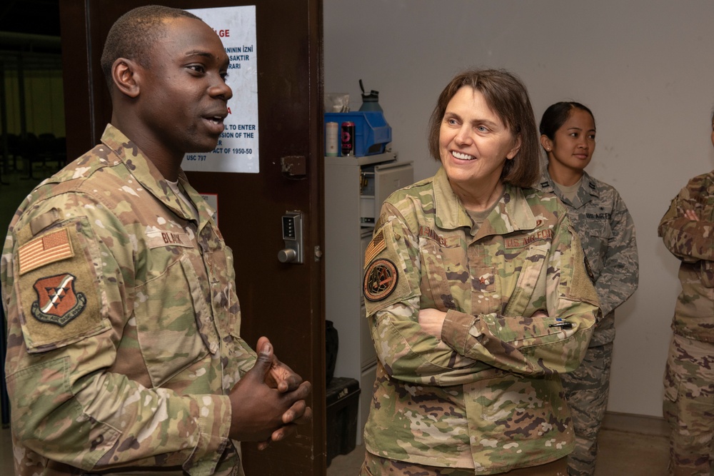 Brig. Gen. Elizabeth Arledge visits Incirlik AB