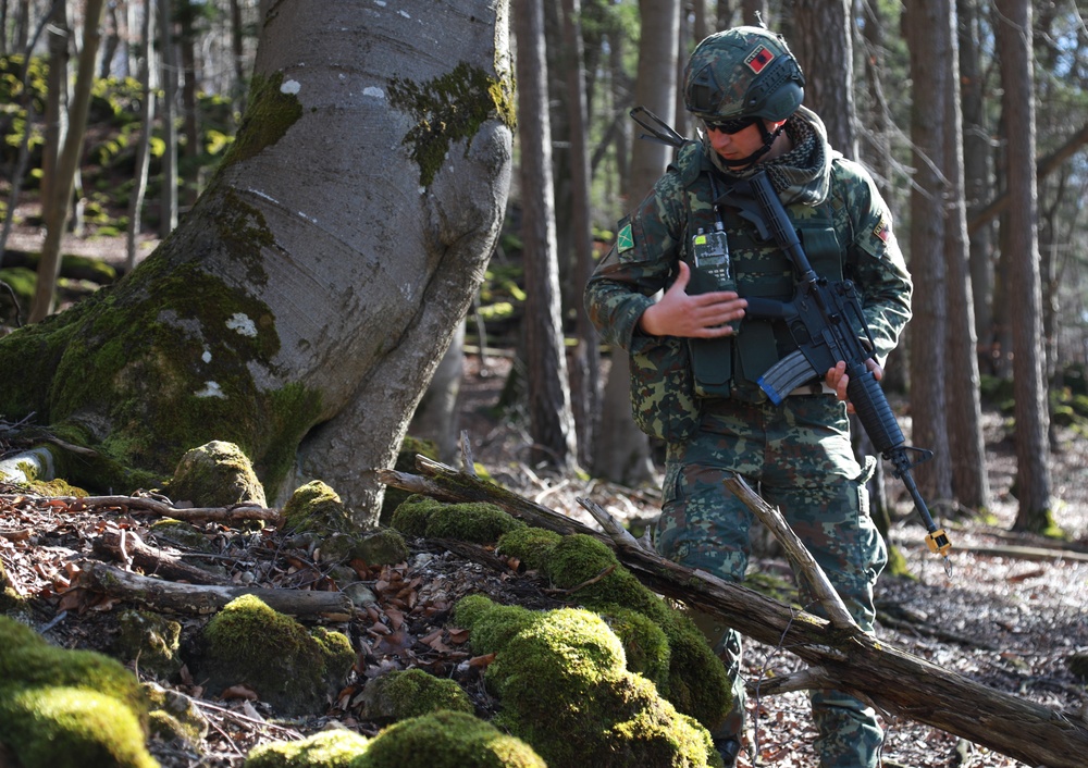 Joint Patrols during KFOR 27 Training