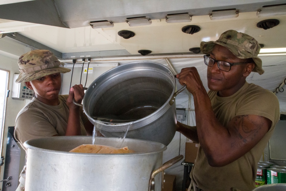 Cobra Gold 20: US Army prepares meal for service members during exercise